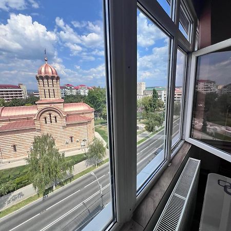 Chindia Apartament Targoviste Bagian luar foto