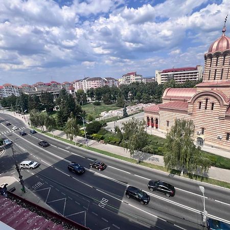 Chindia Apartament Targoviste Bagian luar foto