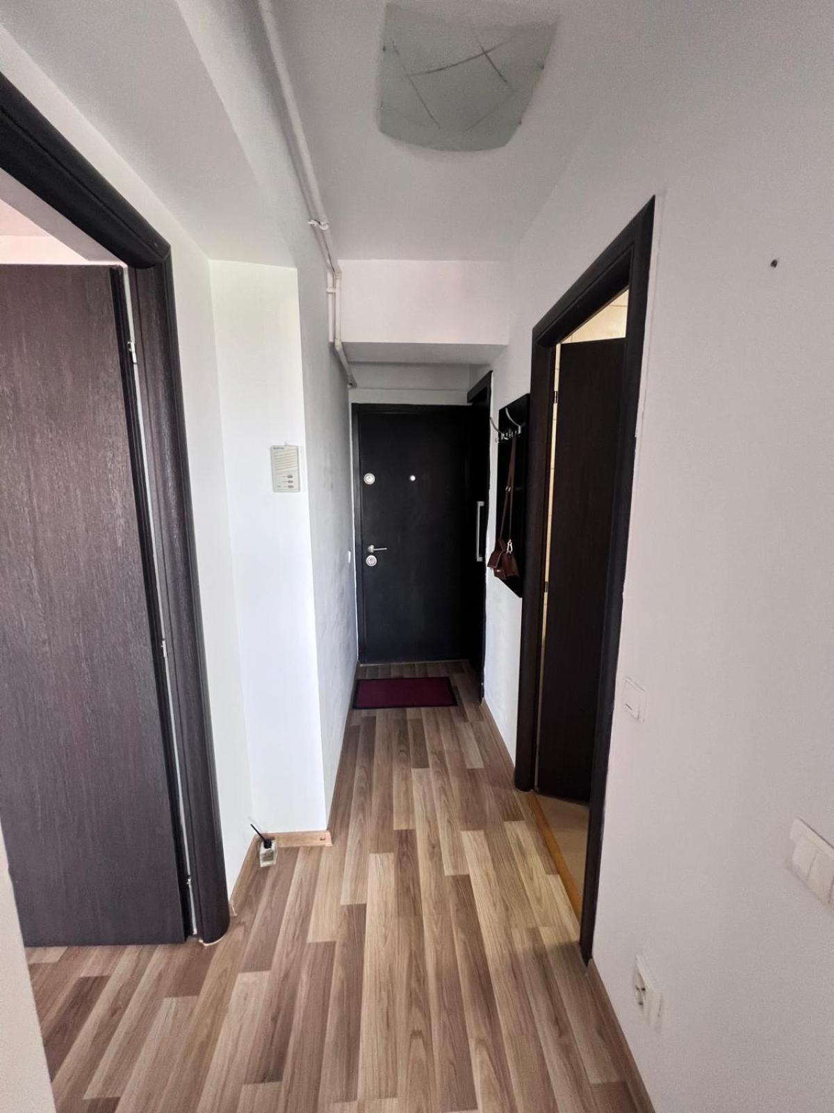 Chindia Apartament Targoviste Bagian luar foto