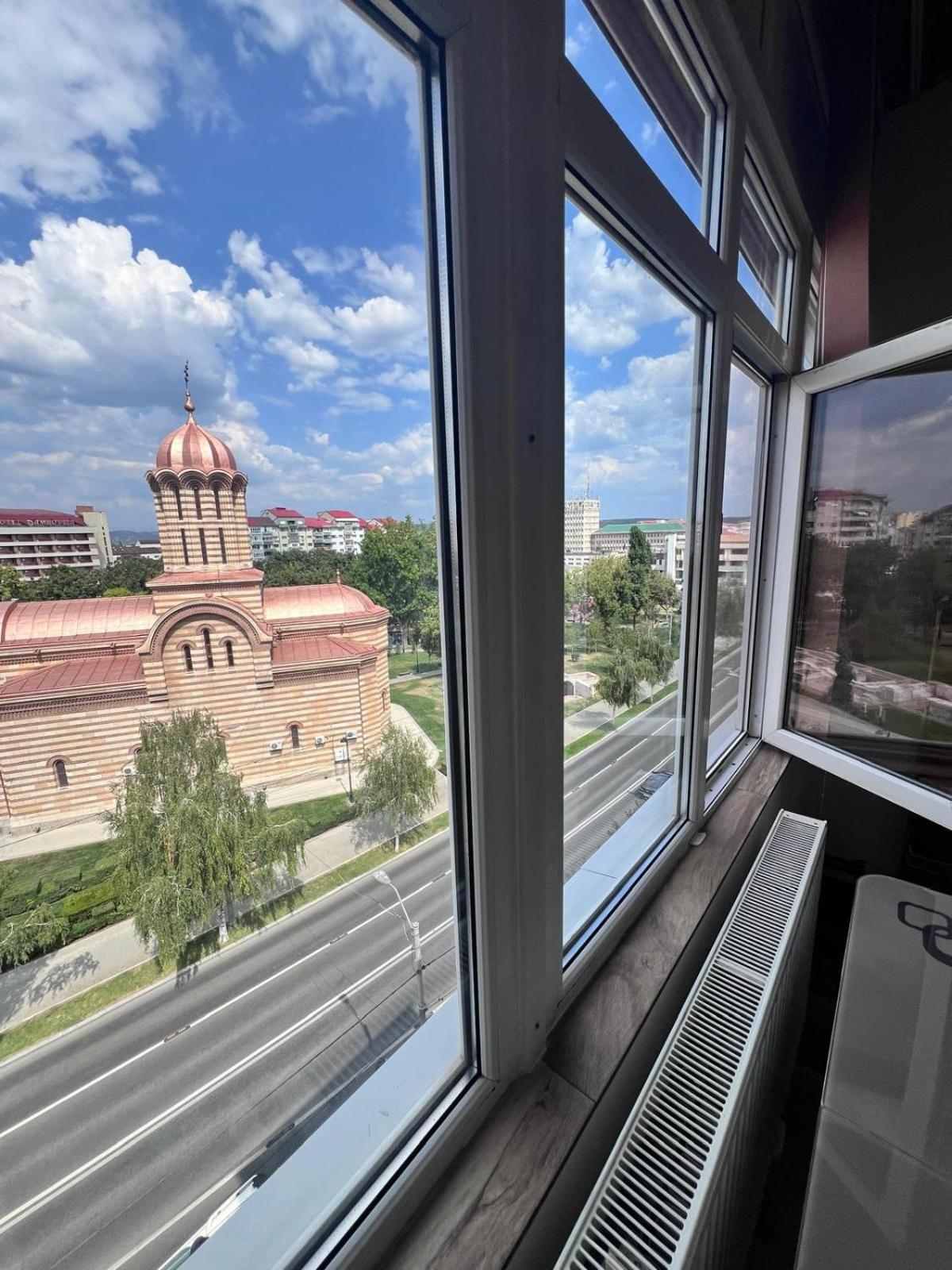 Chindia Apartament Targoviste Bagian luar foto