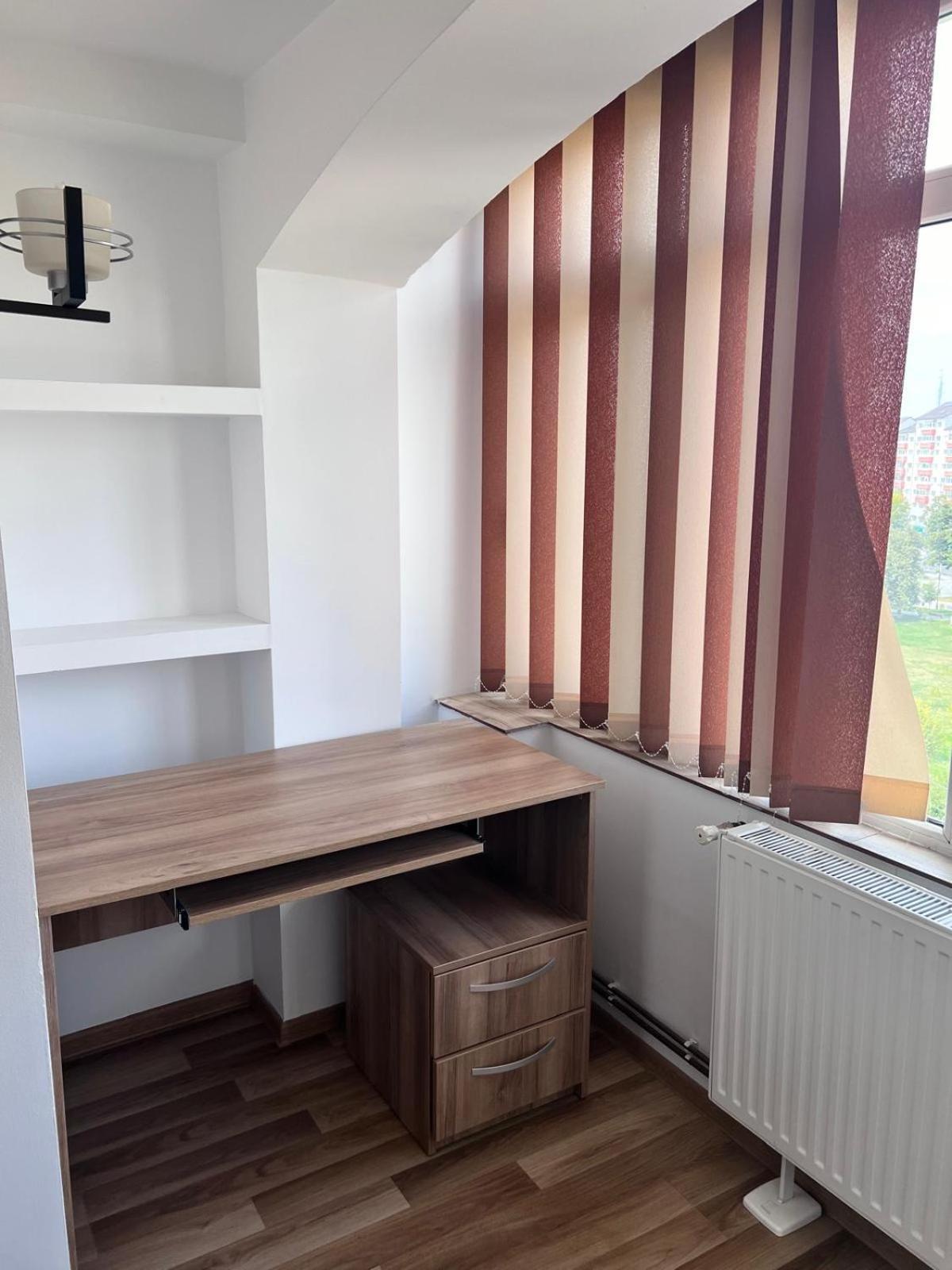 Chindia Apartament Targoviste Bagian luar foto