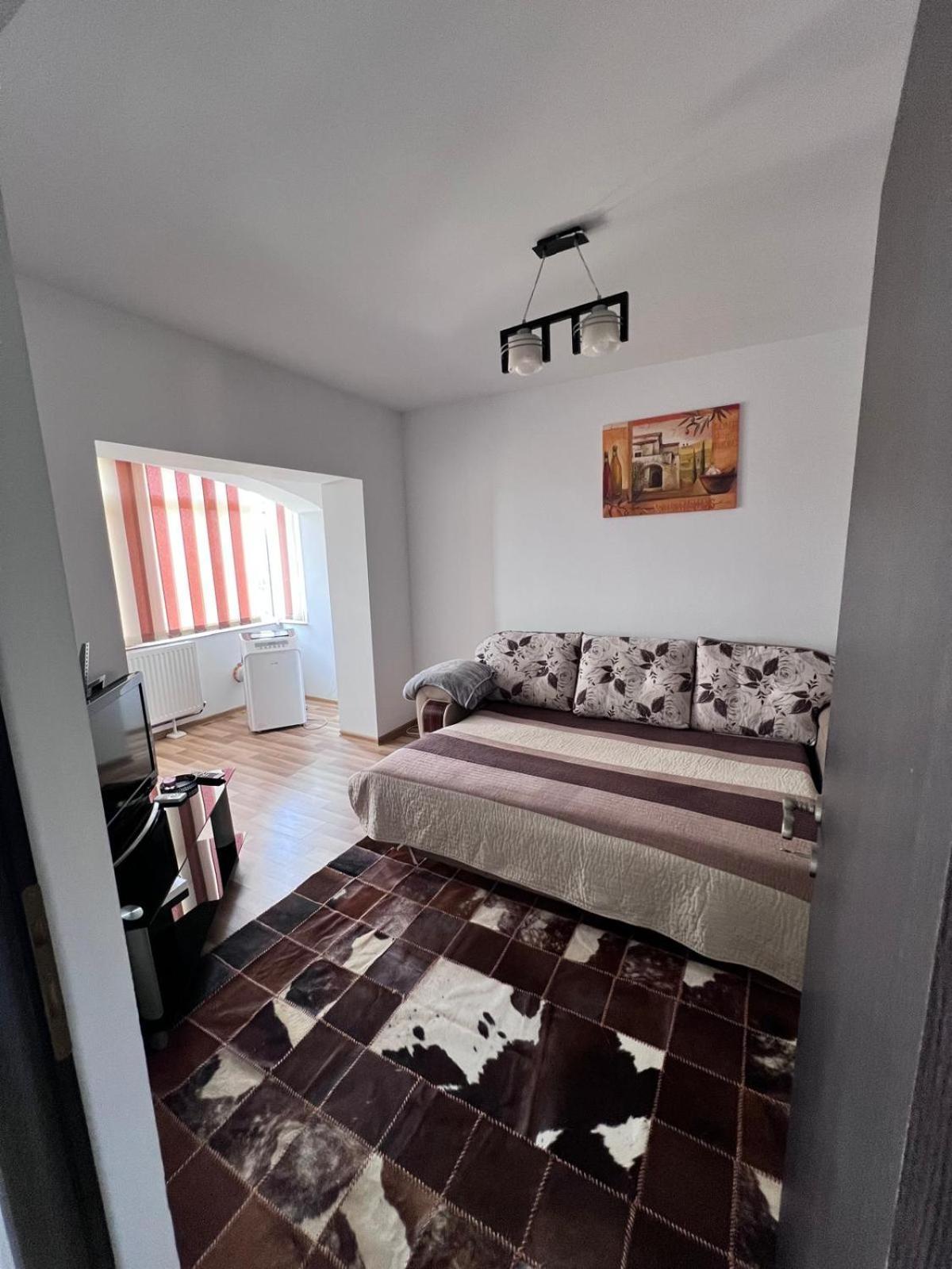 Chindia Apartament Targoviste Bagian luar foto